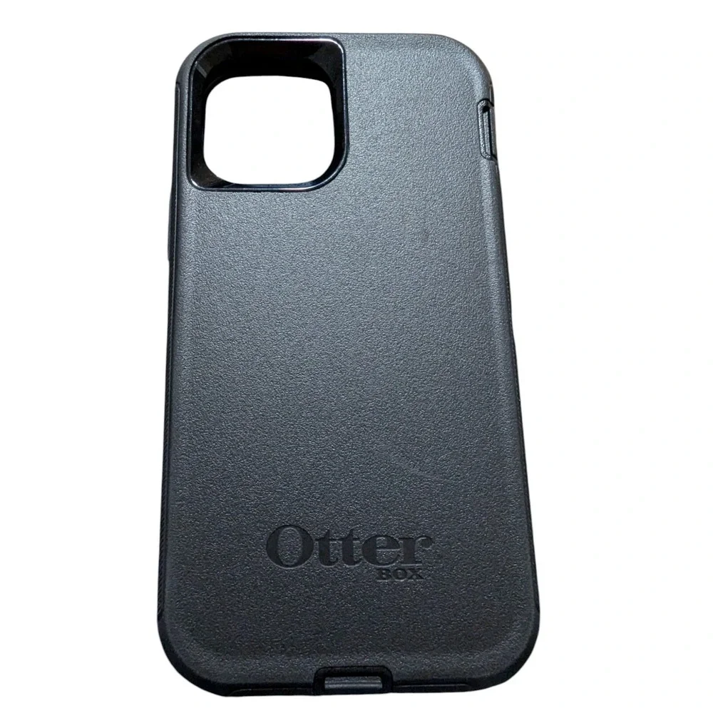 H1. Otterbox Defender Series Case iPhone 12/iPhone 12 Pro, Black Used Re-pack